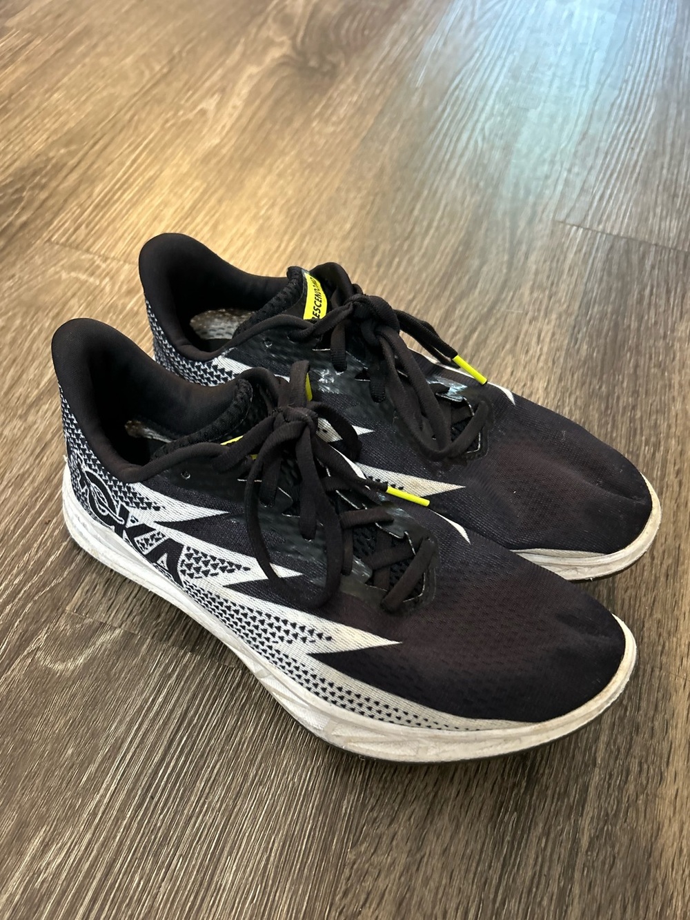 Hoka Creacendo MD Black White Lightweight Running Shoes Spikes Track Women’s 8.5